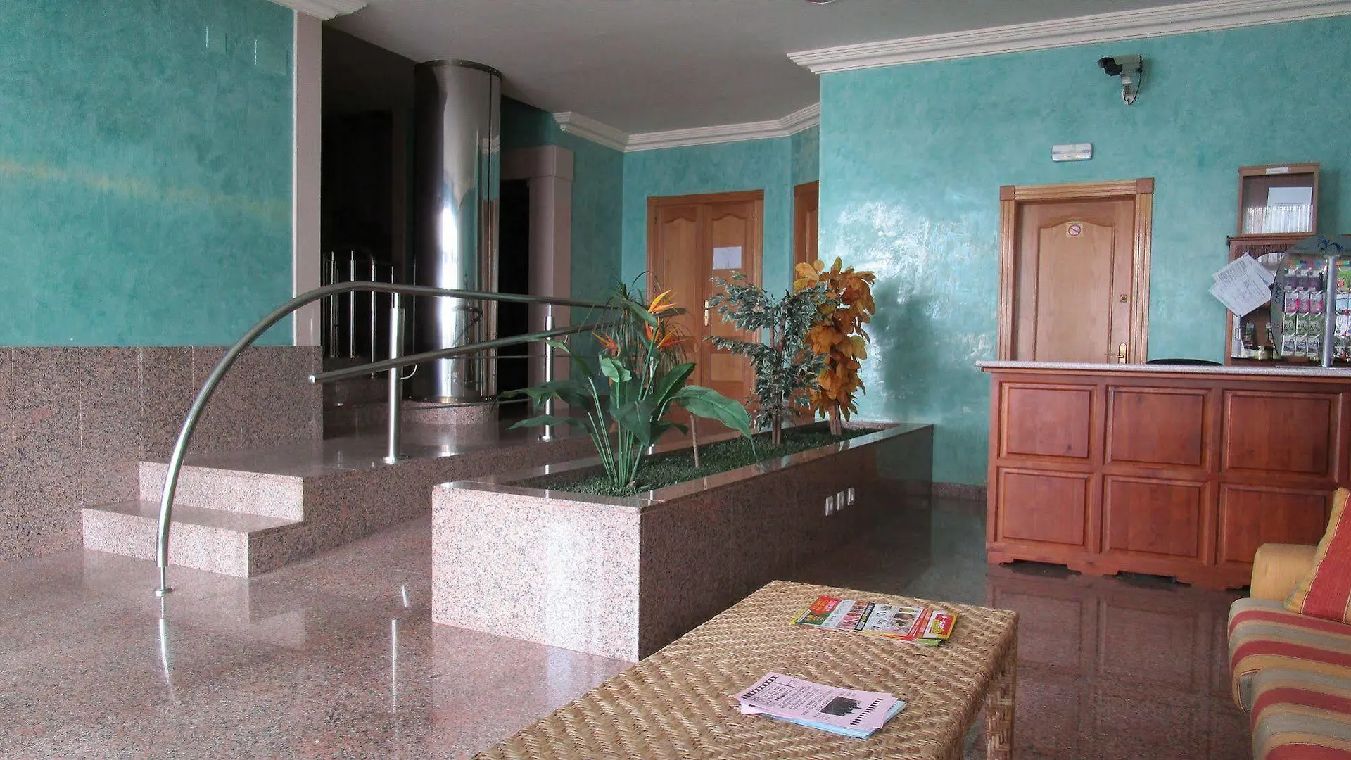 Apartamentos Andalucia Edificio Cantares Nerja