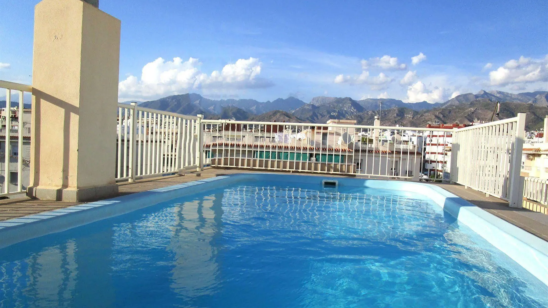 Apartamentos Andalucia Edificio Cantares Nerja 0*,  Spain