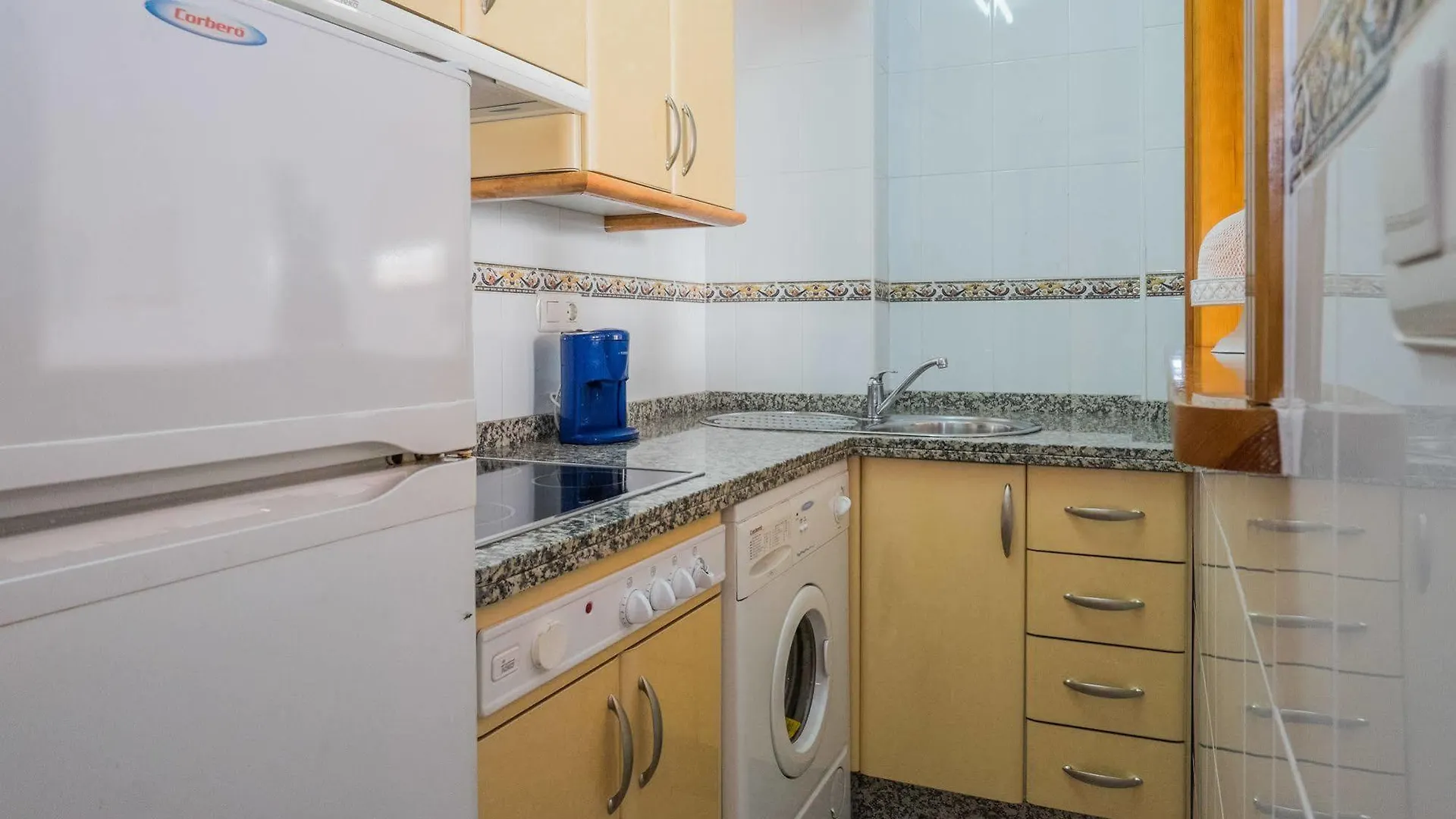 Apartamentos Andalucia Edificio Cantares Nerja